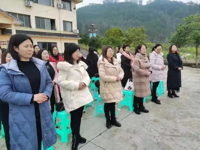 三八妇女节活动照片图片